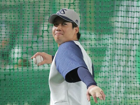 【ヤクルト】山田　開幕絶望的…左手指の腱の脱臼　1日の巨人戦で負傷　高津監督「3週間前後固定が必要」