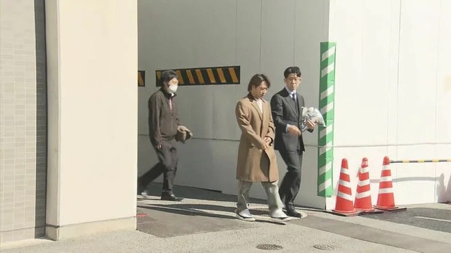 保釈されたカープ羽月、イケメンだった