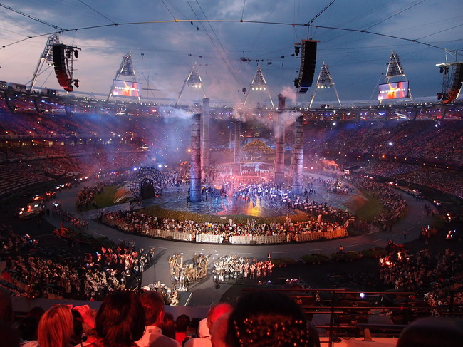 1200px-2012_Summer_Olympics_opening_ceremony_(11)