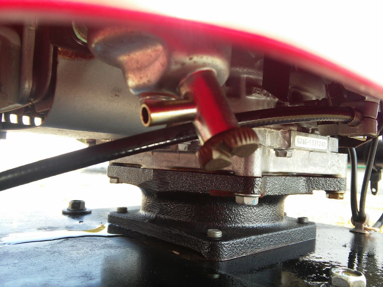 除雪機 北海道よりホンダ ユキオスsb800のオイル交換 釘一本