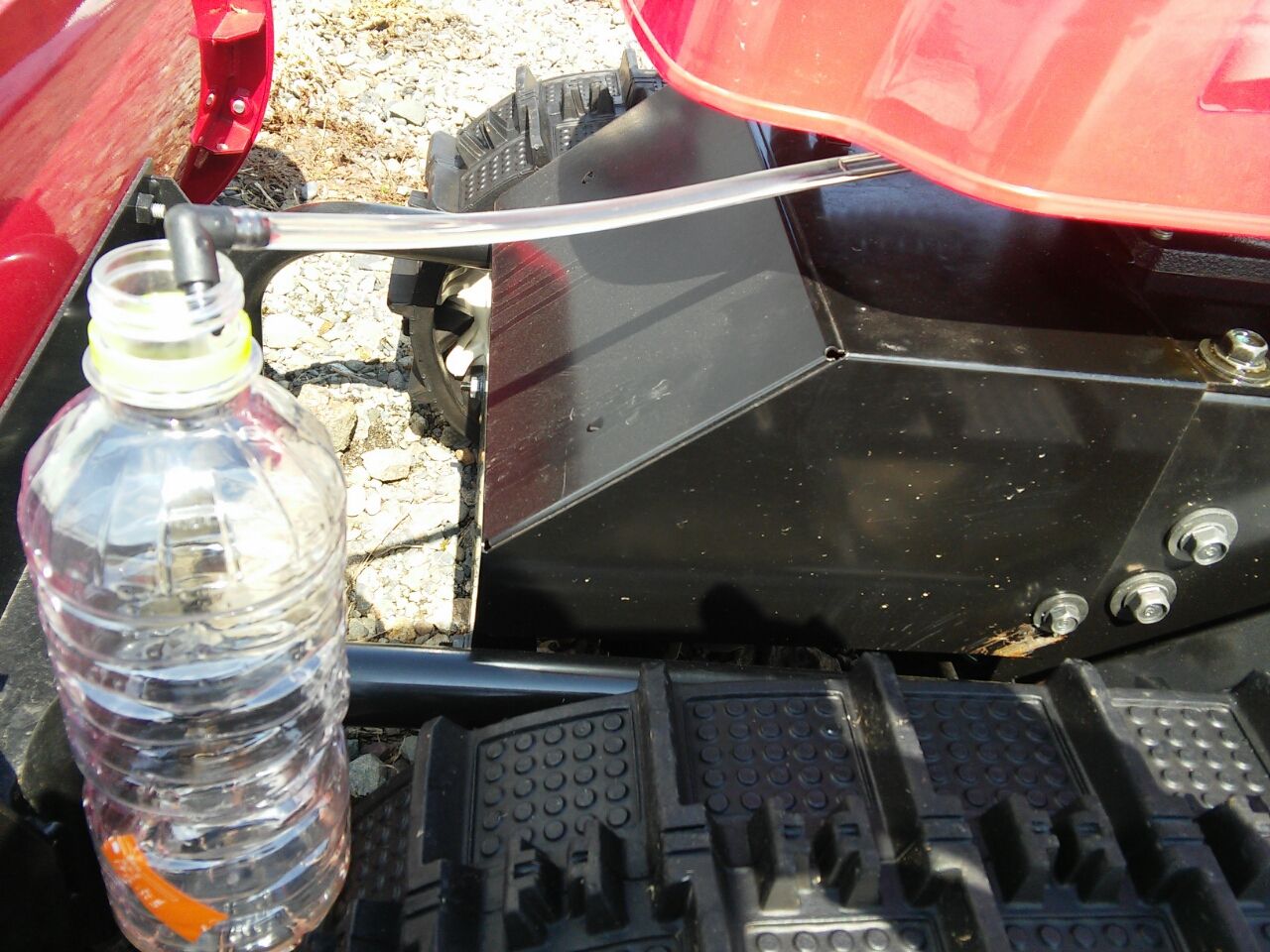 除雪機 北海道よりホンダ ユキオスsb800のオイル交換 釘一本