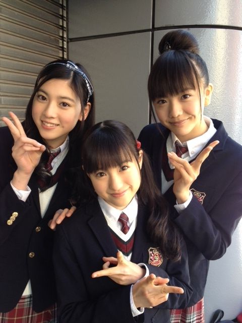 さくら学院武藤彩未・三吉彩花・松井愛莉2012年3月卒業 Amazon.co.jp: さくら学院 武藤彩未・三吉彩花・松井愛莉 2012年