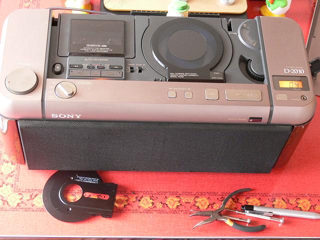 ※ジャンク品です。 SONY D-2010 CDプレーヤー Sony D-2010 ジャンク品です。 SONY D-2010 CDプレーヤー