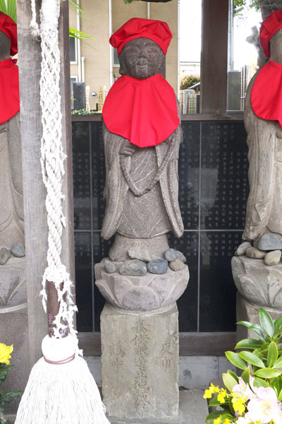 東京・神奈川の庚申塔 : 子安通3-382 遍照院 境内(9)