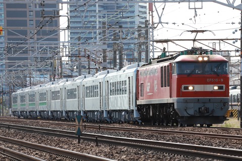 EF510-9_8561レ（JR北海道H100形_甲種輸送）×8両