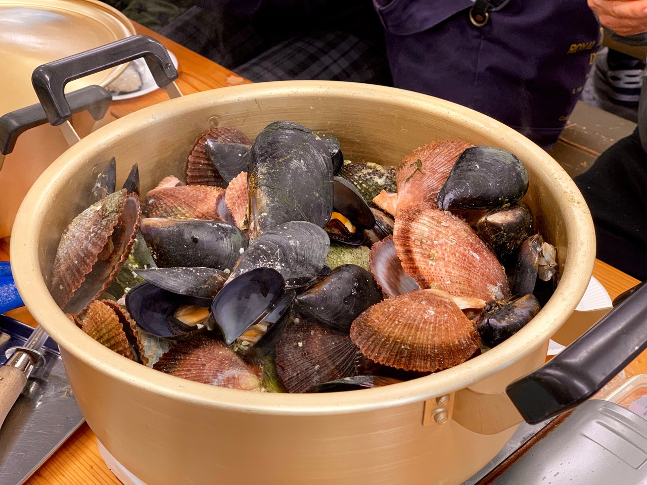 新年あけました 山田の牡蠣がどんどん大きく美味しくなる季節です 山田町に来るとこんなことできます