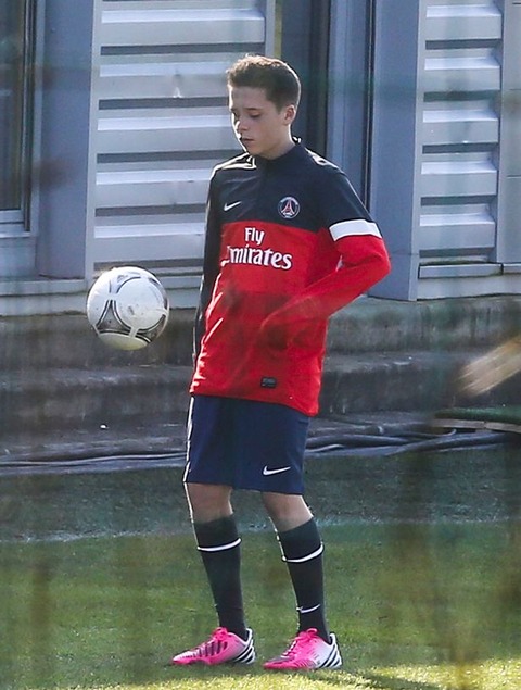 ££-Brooklyn-Beckham-plays-football