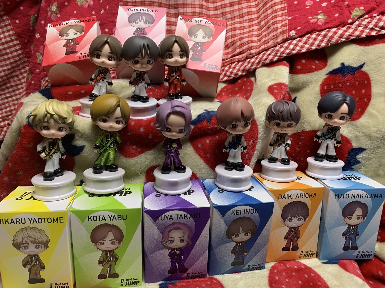 JUMPのフィギュアいっぱい届きました🎁 : 山田涼介の苺いちごちゃん JUMPのフィギュアいっぱい届きました🎁 : 山田涼介の苺いちごちゃん