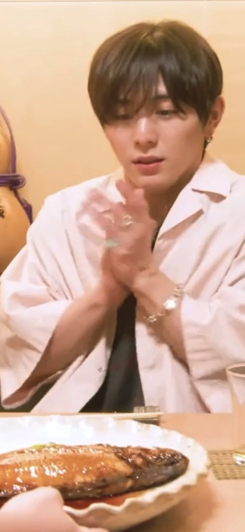 5DA120E4-28A9-4C62-9F79-16FB1F7BAF51