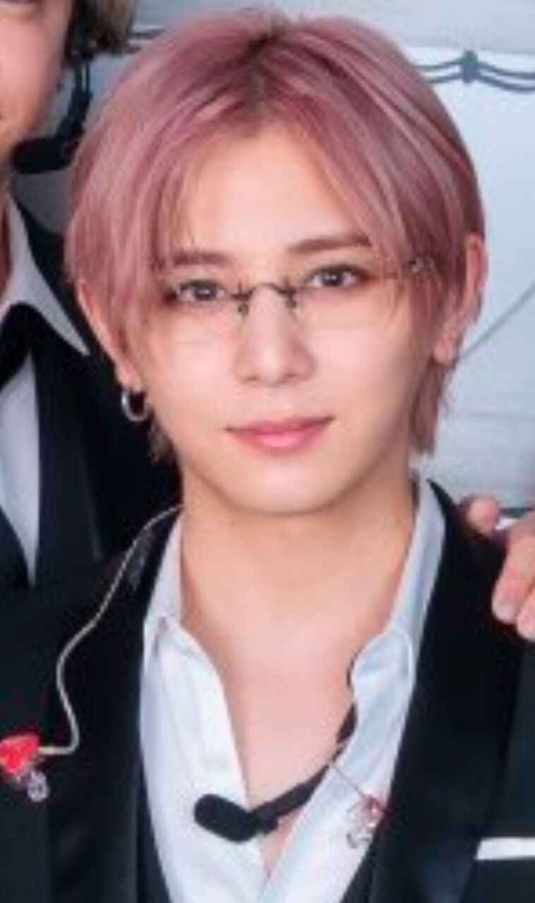 山田 涼介 メガネ