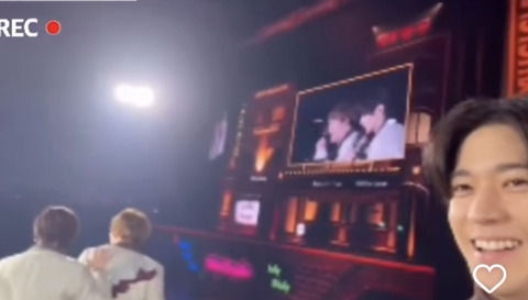 C2B61131-F3D3-4E86-A576-3CB6E3C4E3C0