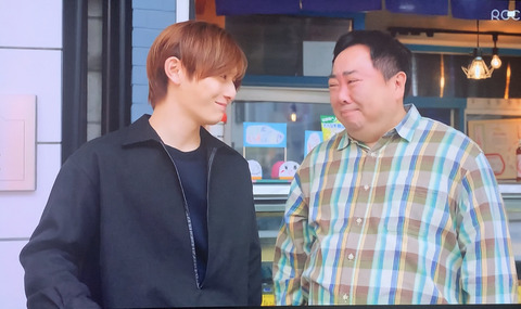 B333F3AA-4384-4BF9-A91E-F33E1B93EA9F