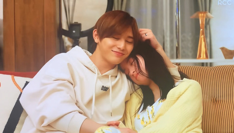 0406ED9B-1356-4D01-9A3C-C9CCAFEE0F44