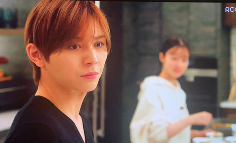 0095B8AE-ED2C-427C-883B-C4AA6EBA38DE