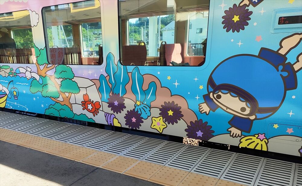 三陸鉄道「とうぎん×キキ＆ララ」列車 : 山田とことこ日記