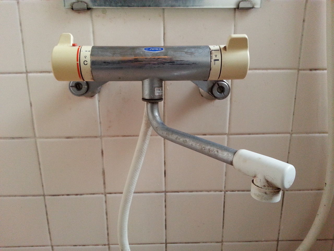 浴室のシャワー水栓の交換 アトム電器 青葉町田店の こんな事をやりました