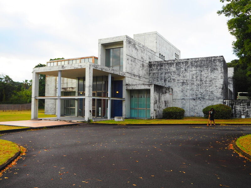 鹿児島建築めぐり2日目 初めての砂蒸風呂 岩崎美術館 ふれあいプラザなのはな館 ある構造家 筆のすさび