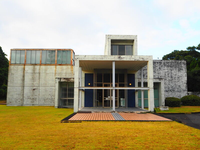 鹿児島建築めぐり2日目 初めての砂蒸風呂 岩崎美術館 ふれあいプラザなのはな館 ある構造家 筆のすさび
