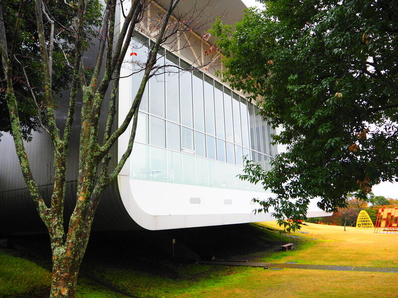 鹿児島建築めぐり1日目 せごどんに遭遇 霧島アートの森 霧島国際音楽ホール 鹿児島カテドラルザビエル記念聖堂 ある構造家 筆のすさび