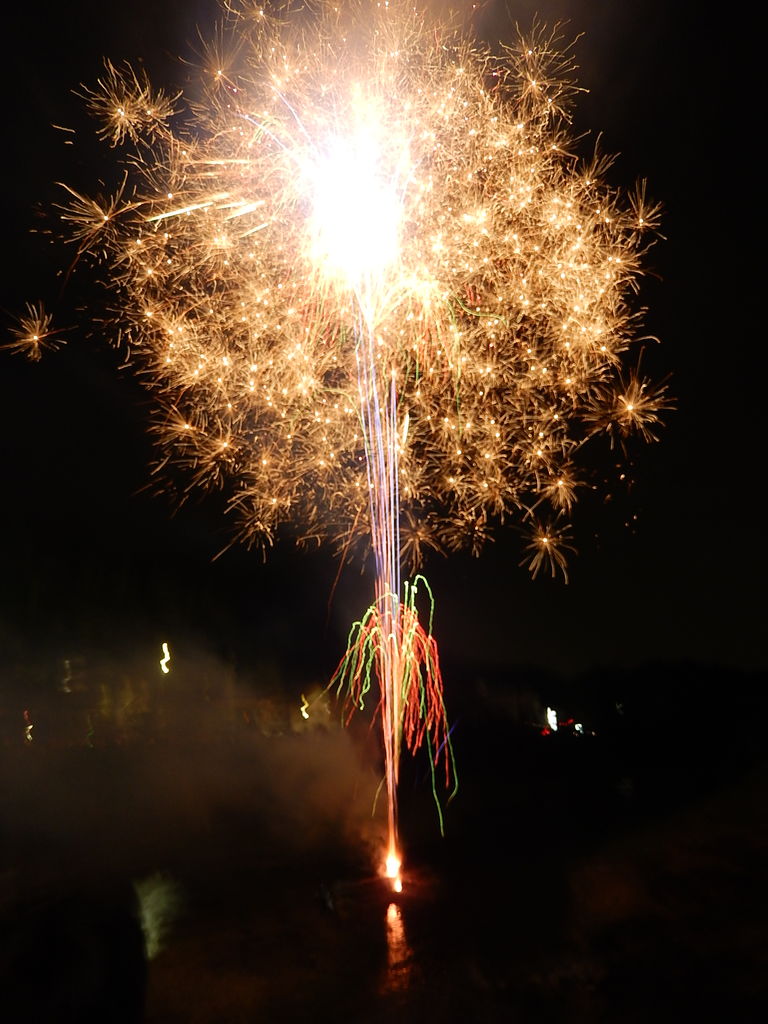豊田市九久平町の巴川金魚花火 15 8 8 やつば池散歩道 豊田市 のブログ 豊田市九久平町の巴川金魚花火 15 8 8 やつば池散歩道 豊田市 のブログ
