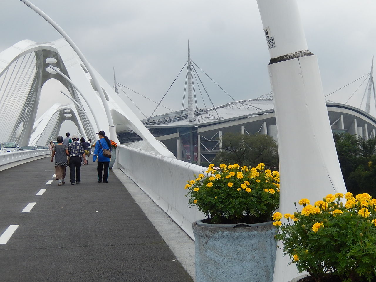 豊田スタジアムで とよた産業フェスタ15 やつば池散歩道 豊田市 のブログ