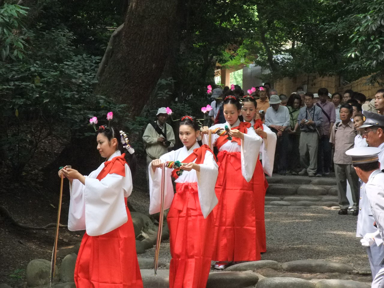 熱田神宮内の御田神社で行われた御田植祭 やつば池散歩道 豊田市 のブログ