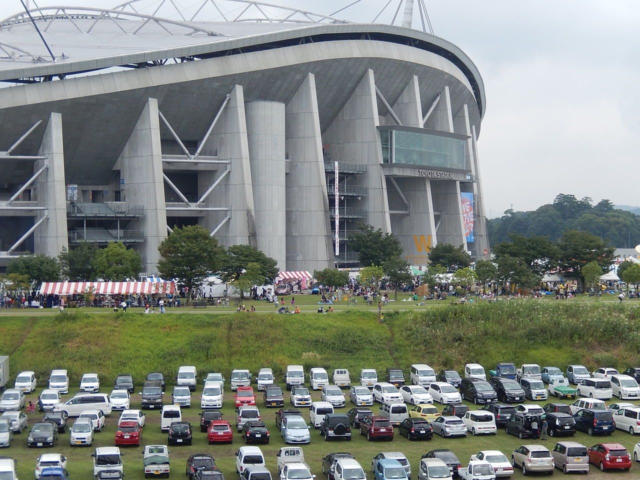 豊田スタジアムで とよた産業フェスタ15 やつば池散歩道 豊田市 のブログ