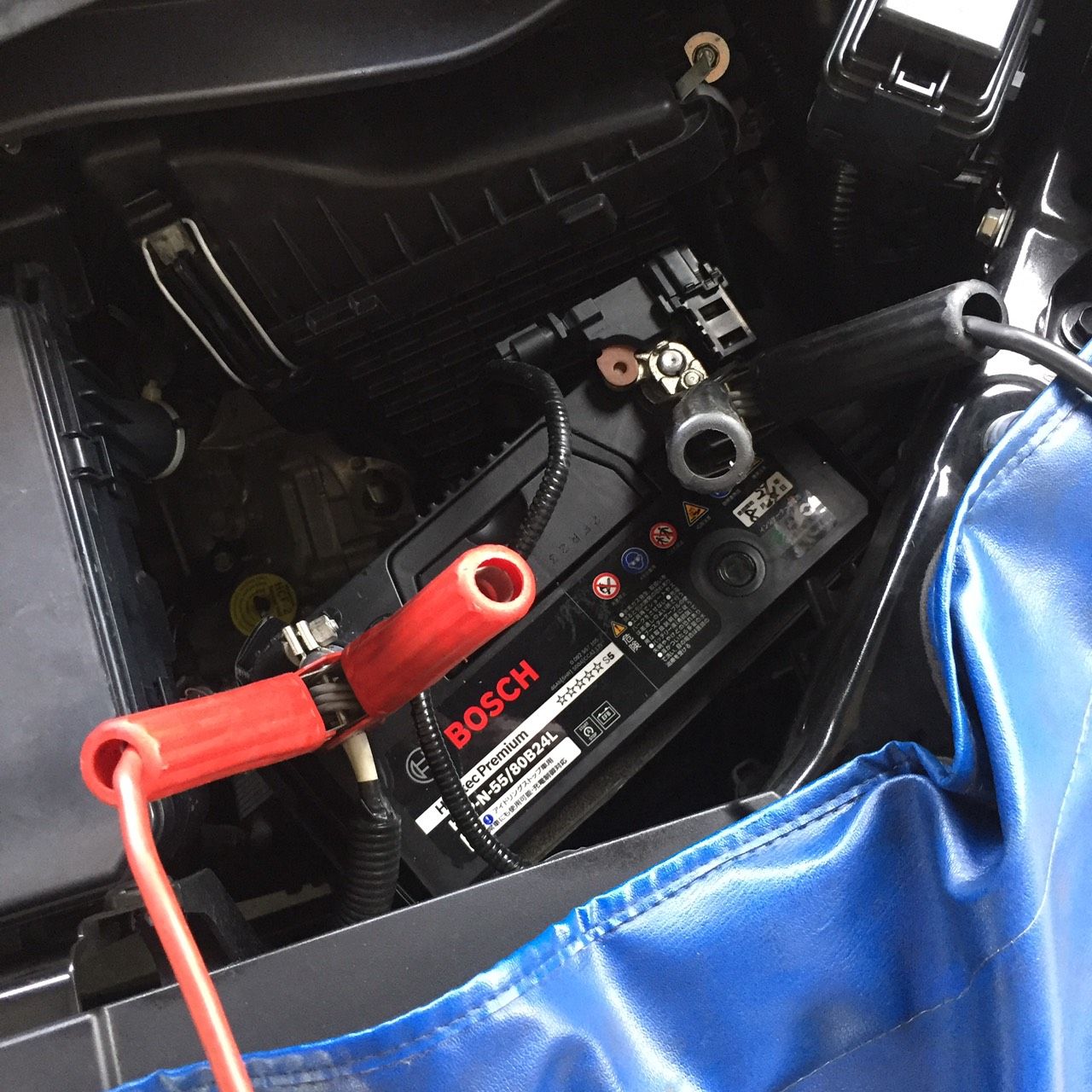 ホンダ ステップワゴン バッテリー交換が大変です ボッシュカーサービス 有限会社 山田自動車 ホンダ ステップワゴン バッテリー交換が大変です ボッシュカーサービス 有限会社 山田自動車