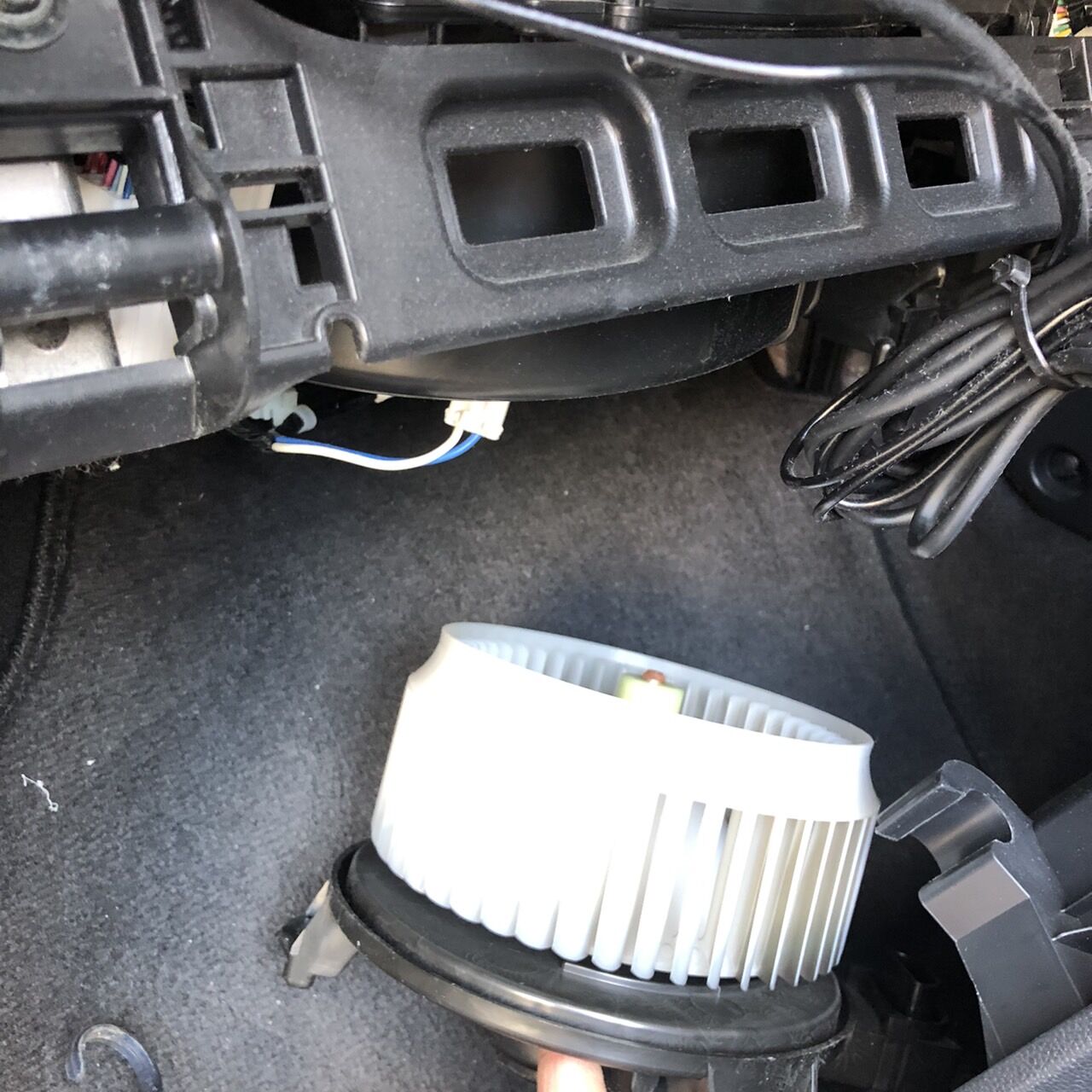 ホンダ fit エアコン脱臭 エアコンフィルター交換 ボッシュカーサービス 有限会社 山田自動車 ホンダ fit エアコン脱臭 エアコンフィルター交換 ボッシュカーサービス 有限会社 山田自動車