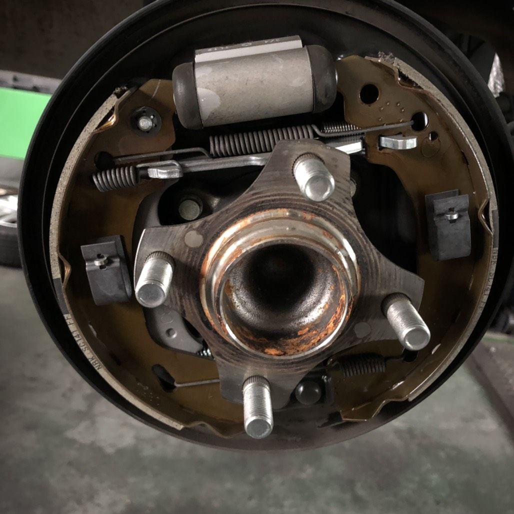 スズキ スイフト リヤブレーキから異音 ボッシュカーサービス 有限会社 山田自動車