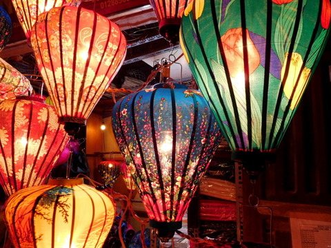 Hoi An Town_lantern shops_02