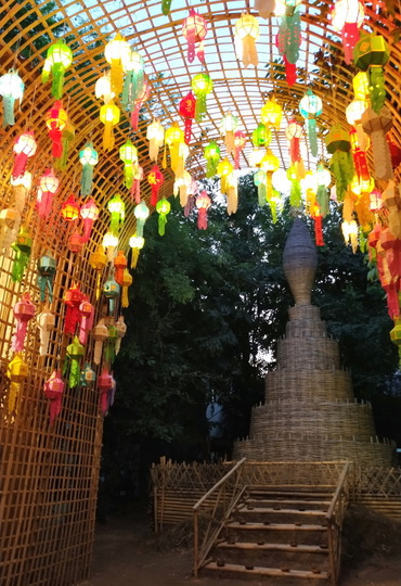 Thailand_Chiang Mai_What Pan Tao_Buddhist temple_beautiful lanterns
