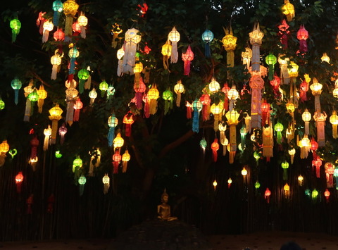Thailand_Chiang Mai_What Pan Tao_Buddhist temple_beautiful lanterns