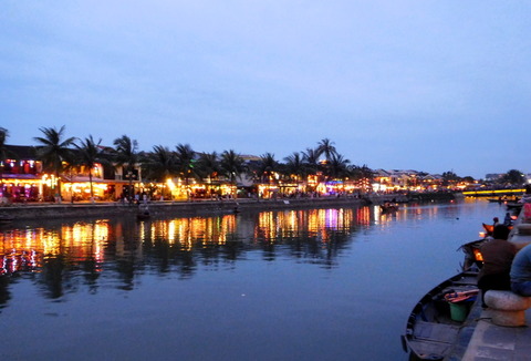 Hoi An Town_riverside