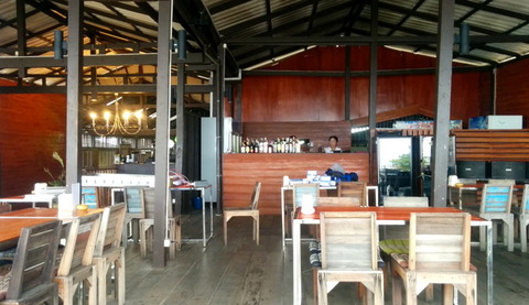 Beachside restaurant_02