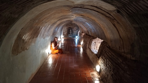 Thailand_Chiang Mai_Wat Umong_Monk_Buddhist priest_D2-8