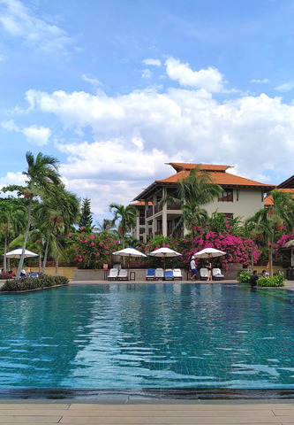 Furama Resort Danang_07-2_swimming pool