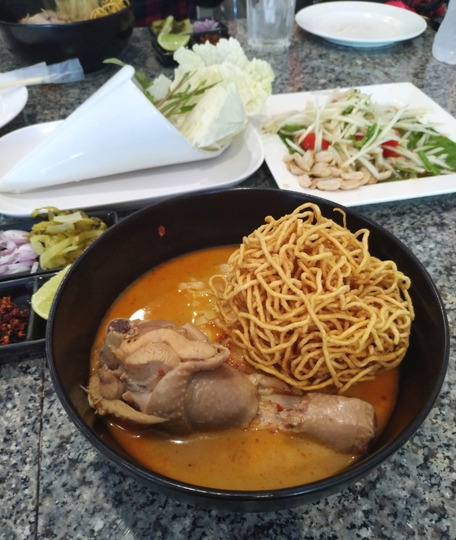 201911_Chiang Mai_Khao soi_Thai curried noodle soup_D2-3-1
