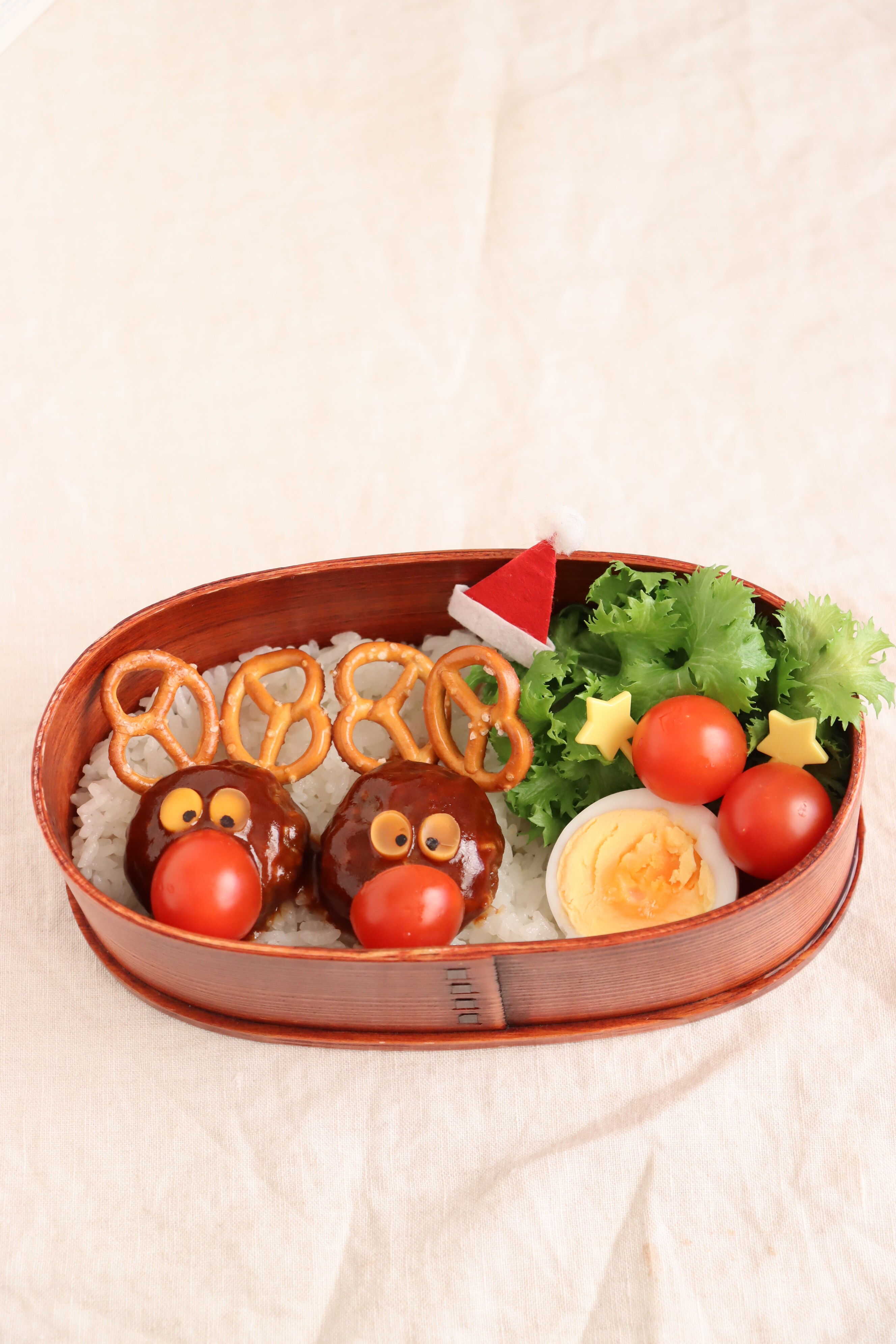 簡単クリスマス弁当🎄トナカイハンバーグはクリスマスディナーにも