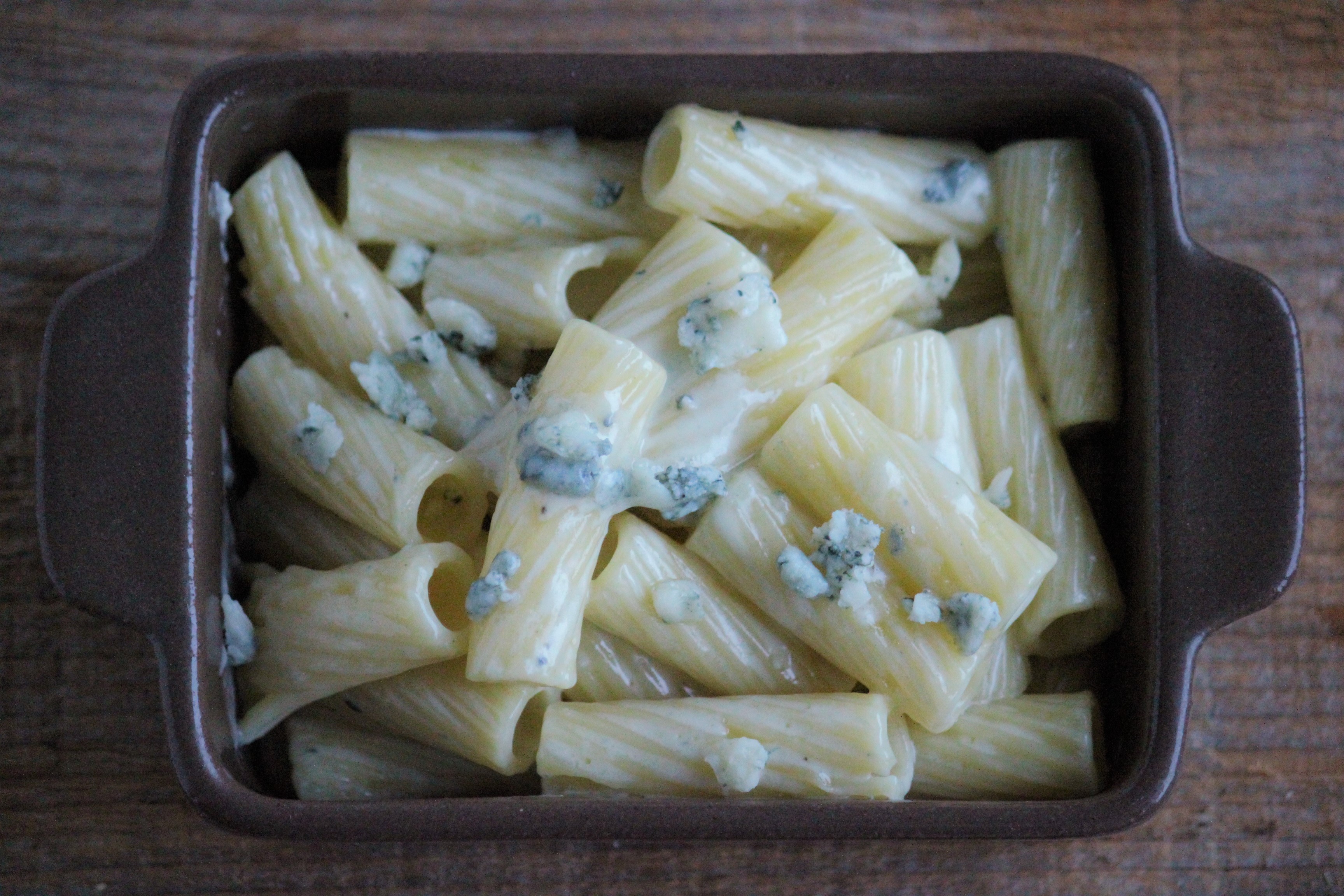 サーロインとゴルゴンゾーラソースのリガトーニのレシピ