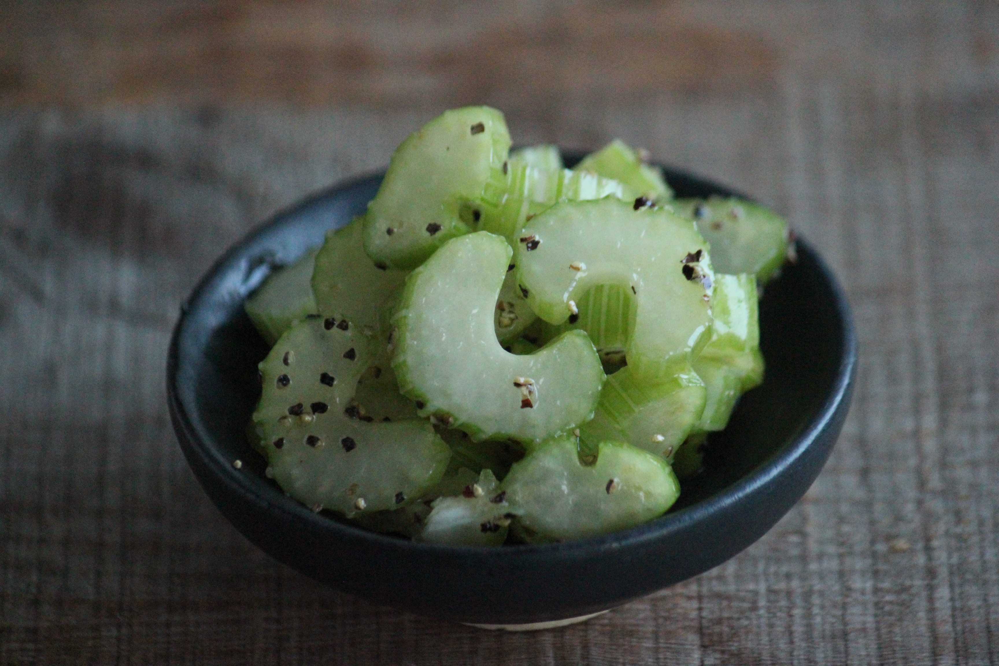 セロリの黒胡椒ナムル おつまみにも副菜にも超簡単です 金つま ビジュアル系フード Powered By ライブドアブログ