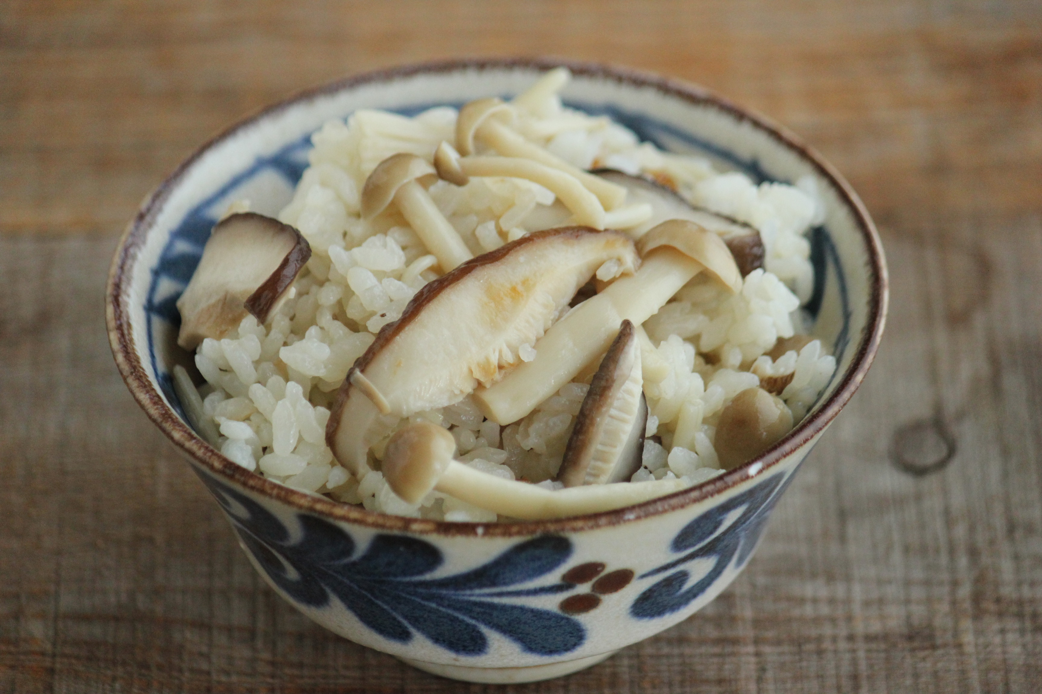 炊飯器と白だしで簡単 きのこたっぷり炊き込みご飯 ビジュアル系フード Powered By ライブドアブログ 炊飯器と白だしで簡単 きのこたっぷり炊き込みご飯 ビジュアル系フード Powered By ライブドアブログ