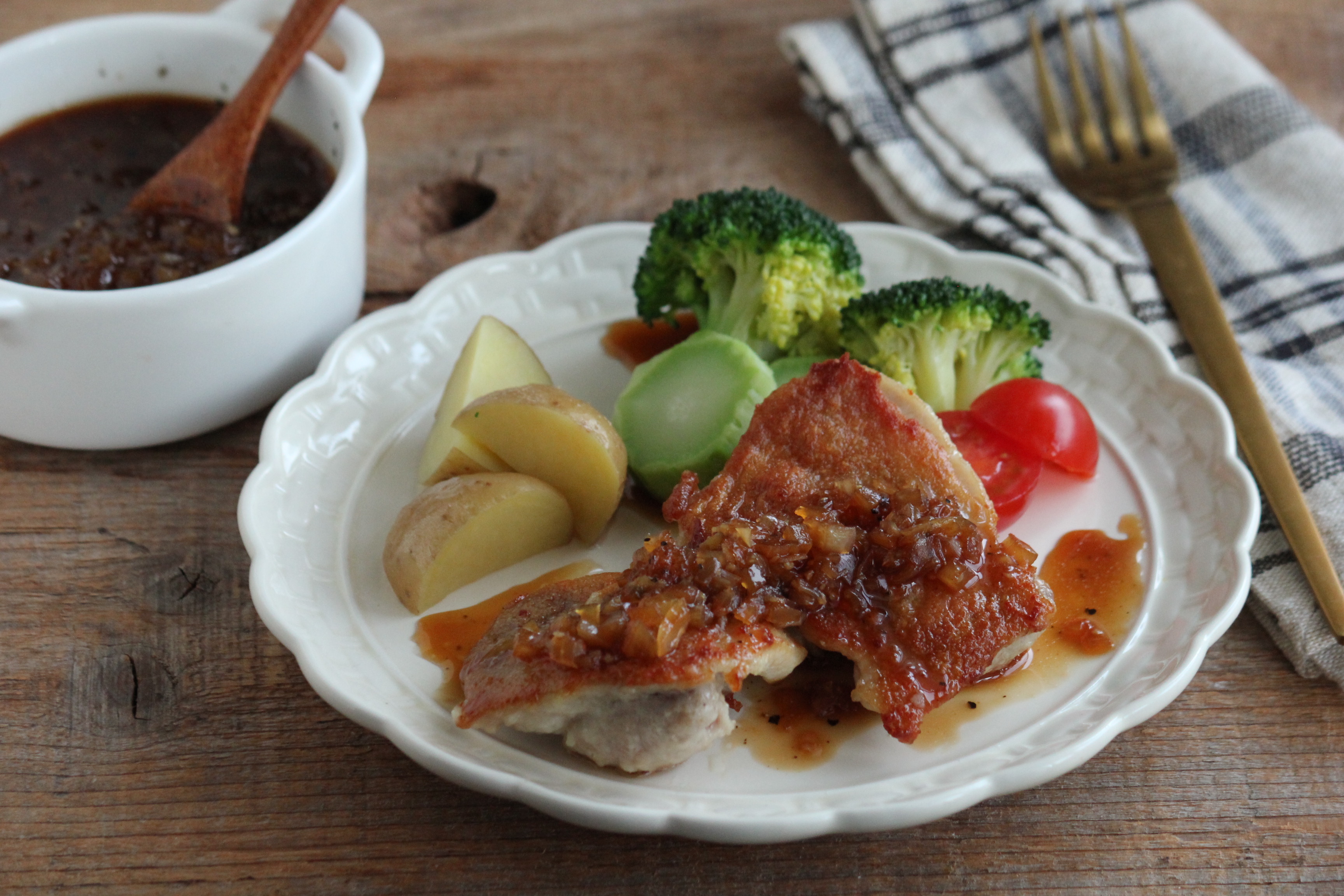 フランクステーキのクリーミーペッパーコーンソース添え レシピ