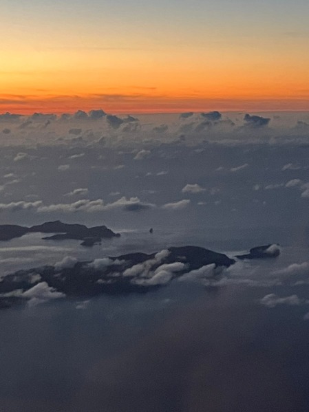 LINE_ALBUM_飛行機からと空港_220724_3