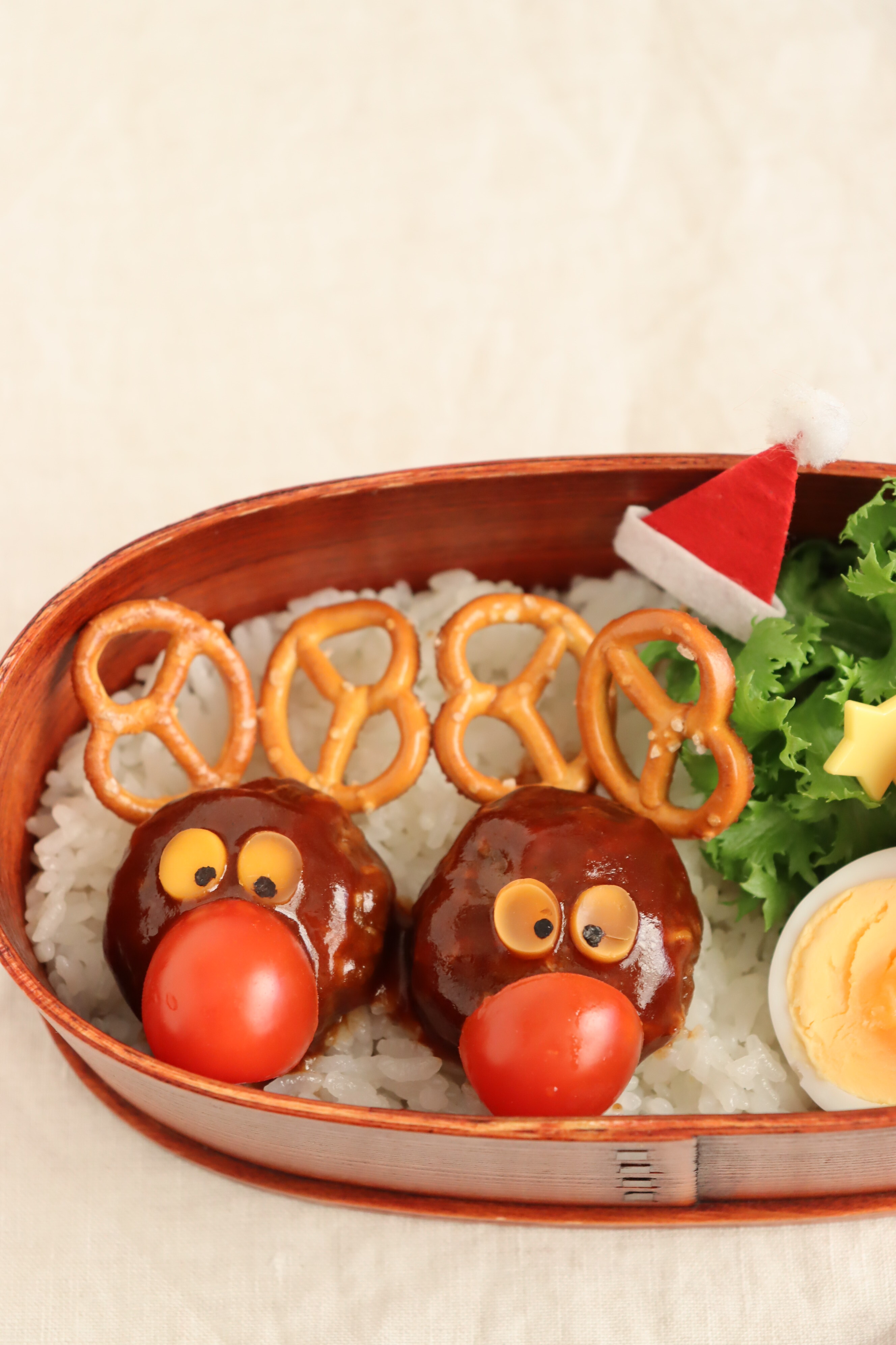 簡単クリスマス弁当🎄トナカイハンバーグはクリスマスディナーにも