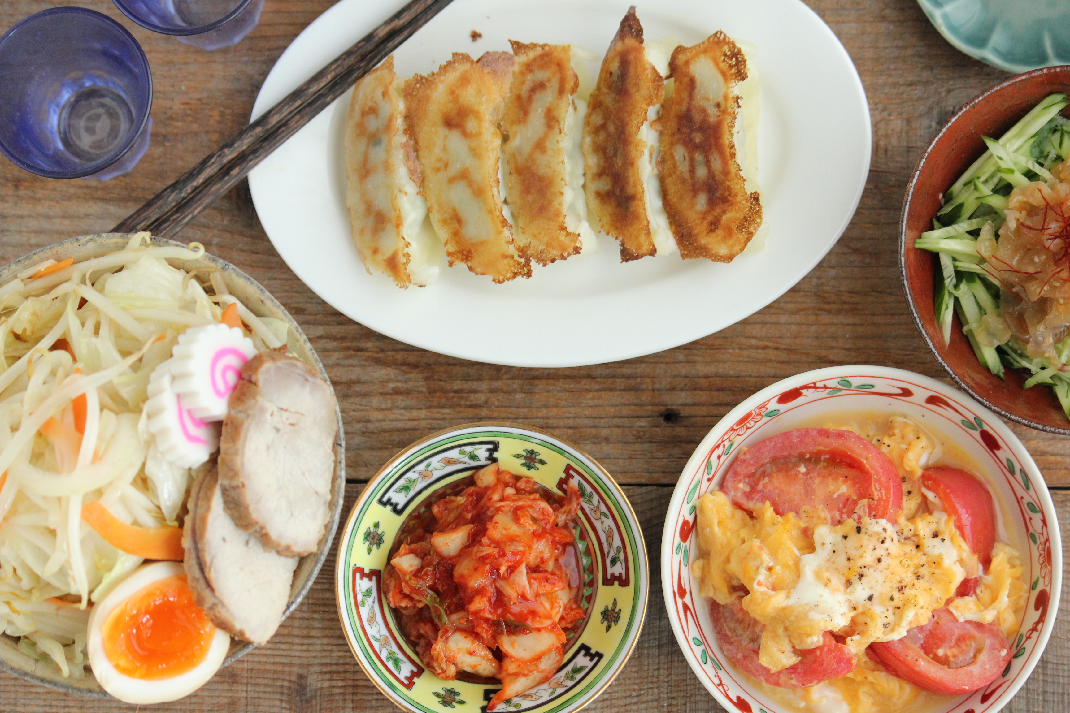 週末 町中華風な献立 野菜たっぷりラーメン餃子など 日々のごはんとおやつのネタ帳 簡単なのも 丁寧なのも Powered By ライブドアブログ