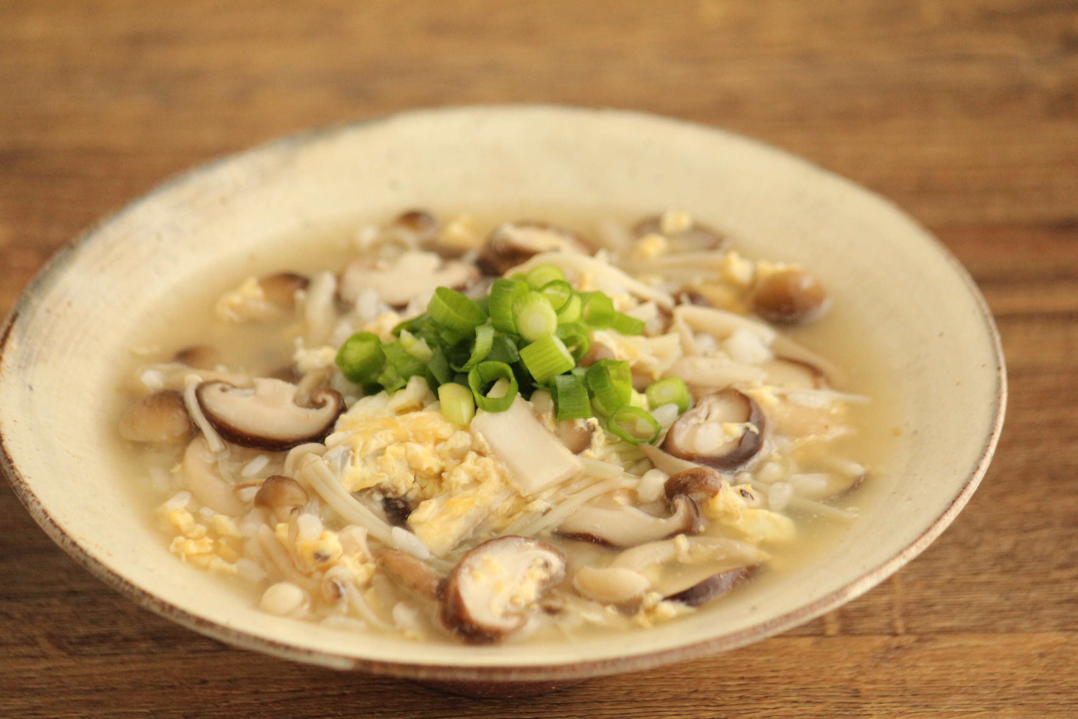 白だしでさっと作るきのこ雑炊献立 食べ過ぎが続いた時にもおすすめです ビジュアル系フード Powered By ライブドアブログ