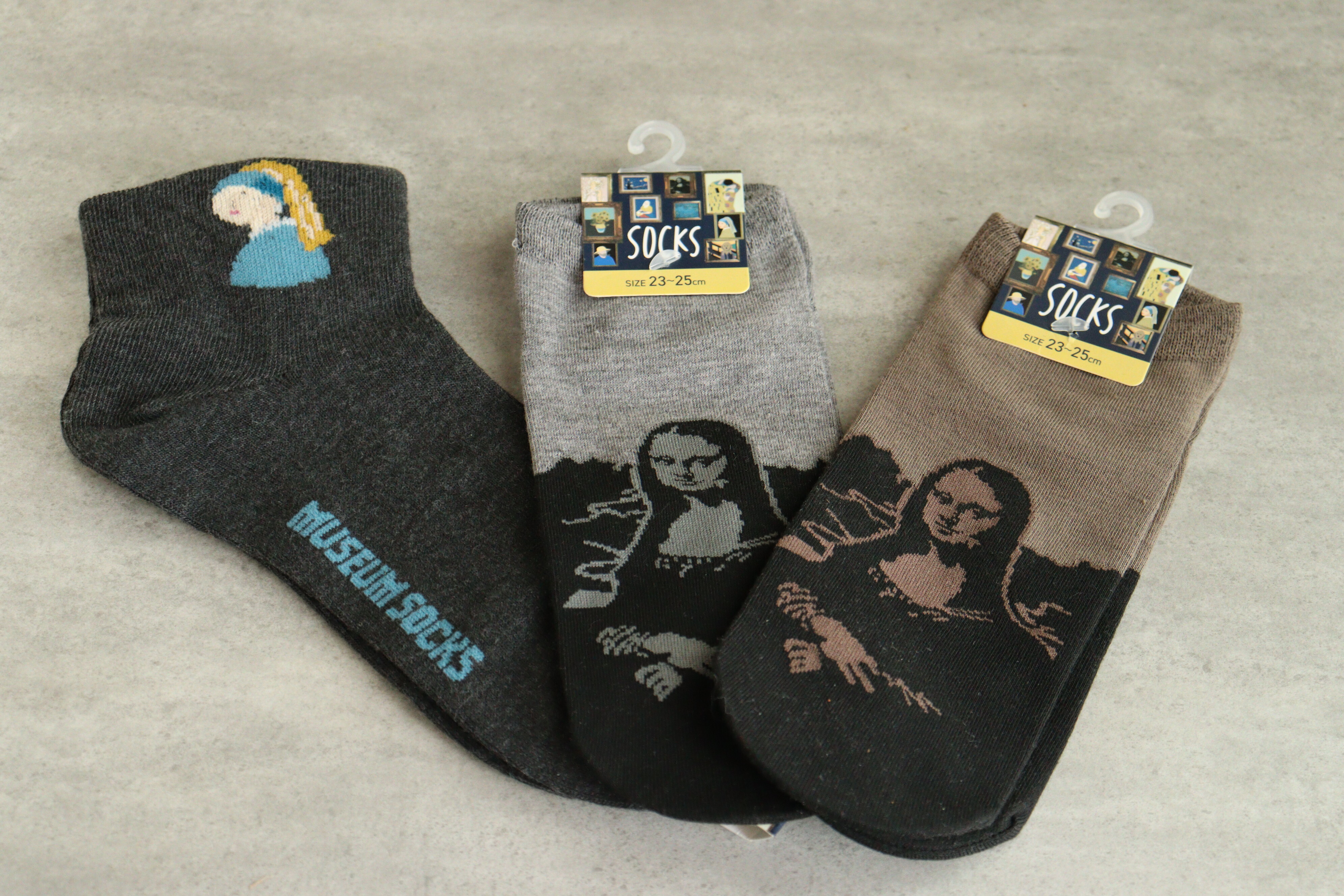 100均の名画ミュージアムシリーズ靴下がかわいすぎます（モナリザなど