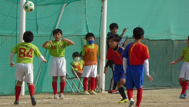 12b326d8-s.jpg