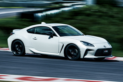 02 GR86_P4_5_RZ_K1X_Fr_styling_Run_サイズ変更